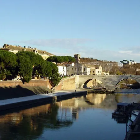 Bed & Breakfast Torre Tolomei Trastevere *